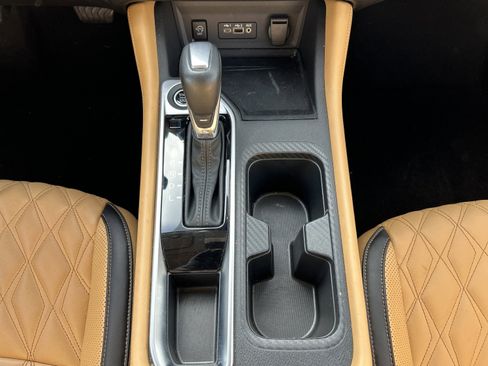 Used 2025 Nissan Sentra SV w/ SV Premium Package image 21