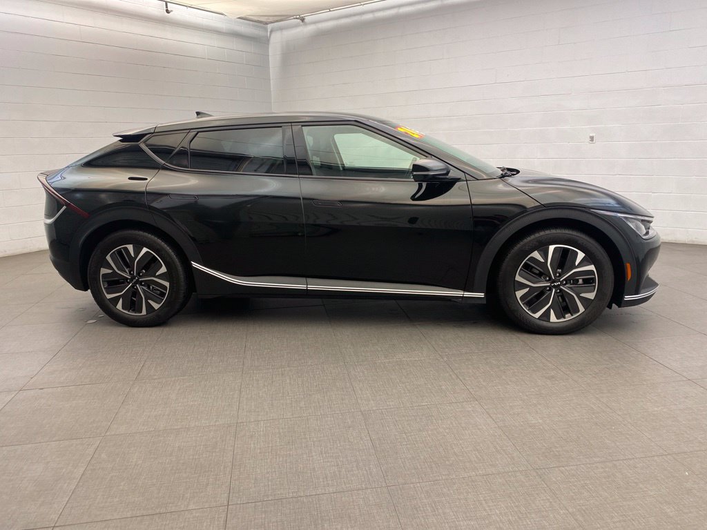 Used 2024 Kia EV6 Light AWD/4WD image 8