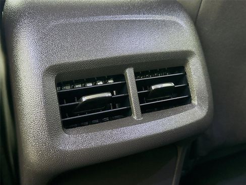 Used 2023 Chevrolet Equinox LS w/ LS Convenience Package AWD/4WD image 24