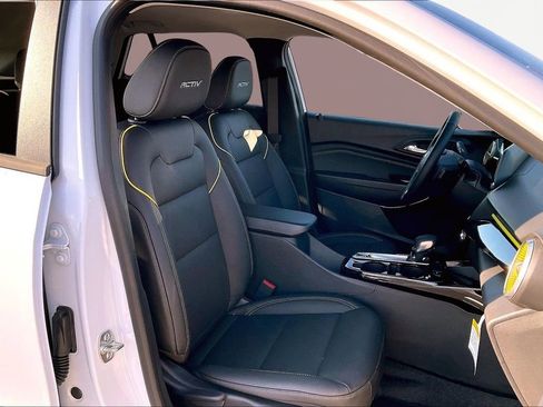 New 2026 Chevrolet Trax ACTIV w/ Sunroof Package FWD image 13