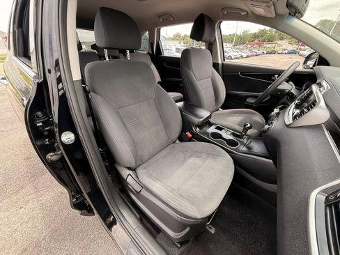 Used 2018 Kia Sorento FWD image 8