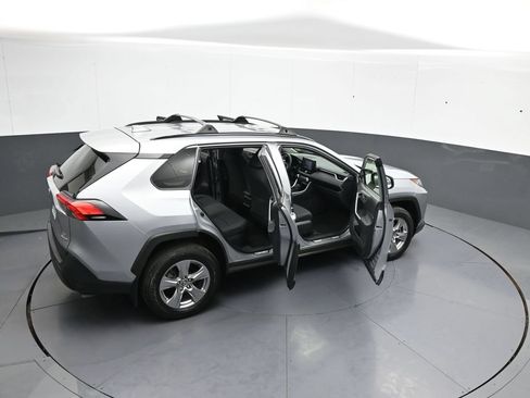 Used 2022 Toyota RAV4 LE AWD/4WD image 44