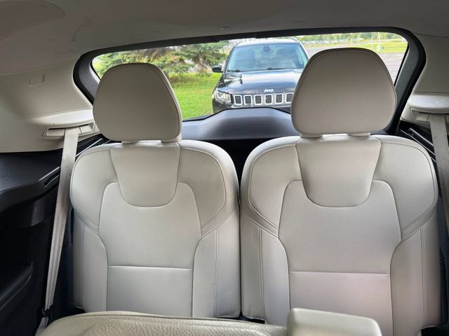 Used 2018 Volvo XC90 T6 Momentum w/ Convenience Package AWD/4WD image 8