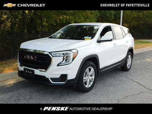 Used 2024 GMC Terrain SLE AWD/4WD image 1