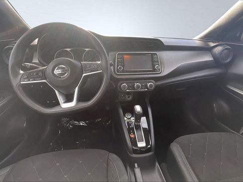 Used 2020 Nissan Kicks S image 17