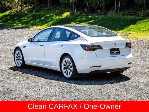 Used 2022 Tesla Model 3 Standard Range RWD image 5