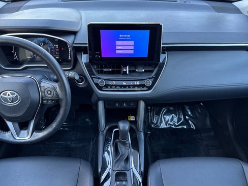 Certified 2023 Toyota Corolla Cross XLE image 18