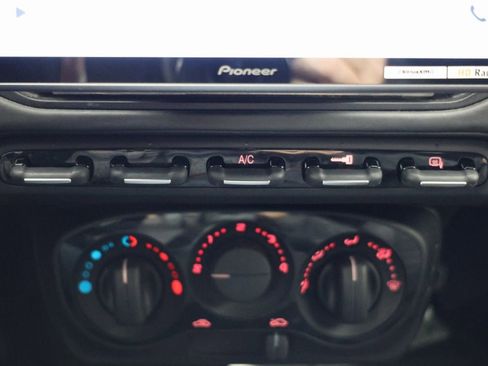 Used 2015 Alfa Romeo 4C Coupe w/ Leather Interior Group image 17