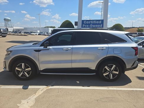 Used 2021 Kia Sorento EX w/ Panoramic Sunroof Package AWD/4WD image 12