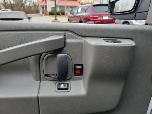 Used 2017 Chevrolet Express 2500 LT w/ LT Preferred Equipment Group image 14