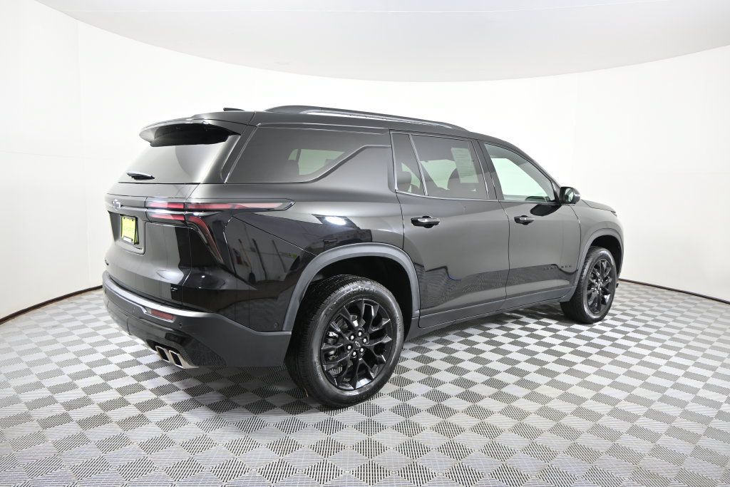 Used 2024 Chevrolet Traverse LT w/ Enhanced Driving Package AWD/4WD image 6