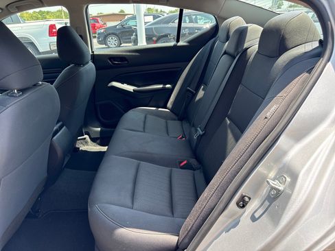 Used 2024 Nissan Altima 2.5 S FWD image 7