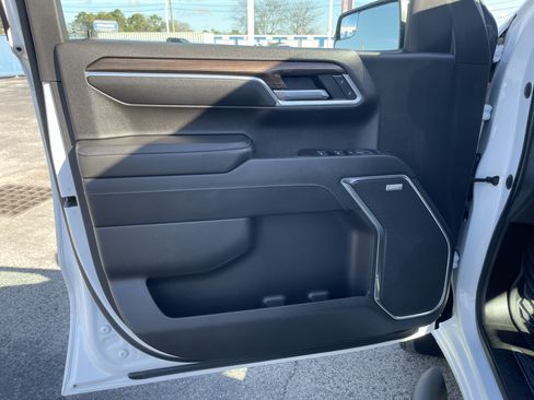 Used 2022 Chevrolet Silverado 1500 LT Trail Boss w/ Convenience Package II image 13