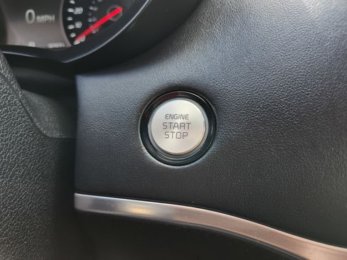 Used 2018 Kia Stinger GT2 AWD/4WD image 12