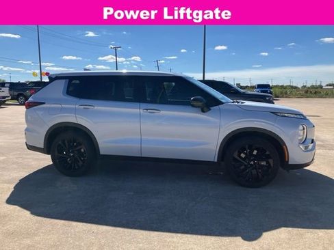 Used 2023 Mitsubishi Outlander SEL image 8