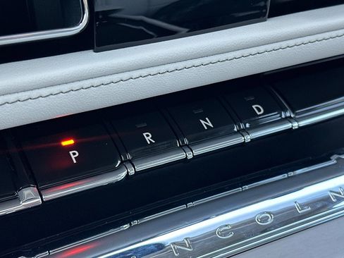 New 2025 Lincoln Aviator Reserve w/ Luxury Package image 22