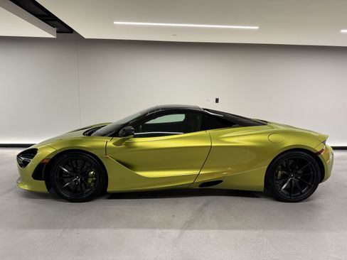 Used 2023 McLaren 720S Spider RWD image 1