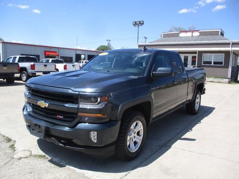 Used 2017 Chevrolet Silverado 1500 LT w/ All Star Edition AWD/4WD image 2