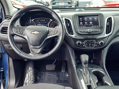 Used 2024 Chevrolet Equinox LT image 3