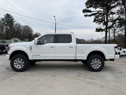 Used 2022 Ford F250 Lariat w/ Lariat Value Package image 9