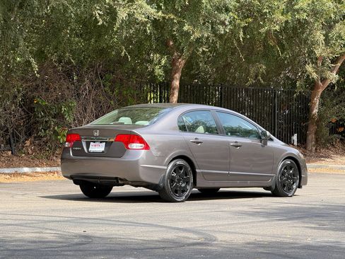 Used 2010 Honda Civic LX image 4
