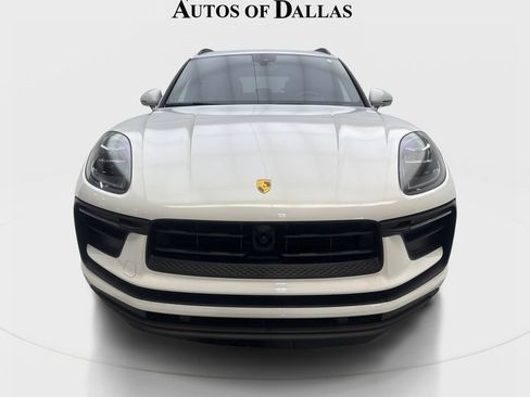 Used 2023 Porsche Macan AWD/4WD image 3