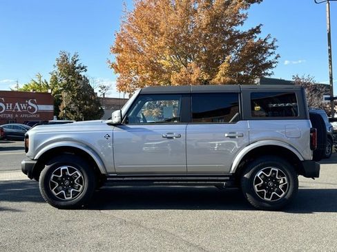 New 2024 Ford Bronco Outer Banks image 6