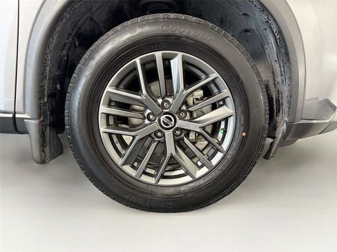 Used 2021 Nissan Rogue S FWD image 36