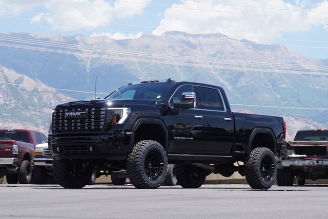 Used 2025 GMC Sierra 2500 Denali Ultimate AWD/4WD image 3