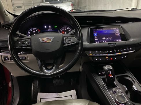 Used 2019 Cadillac XT4 Premium Luxury image 16