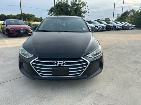 Used 2017 Hyundai Elantra SE FWD image 2
