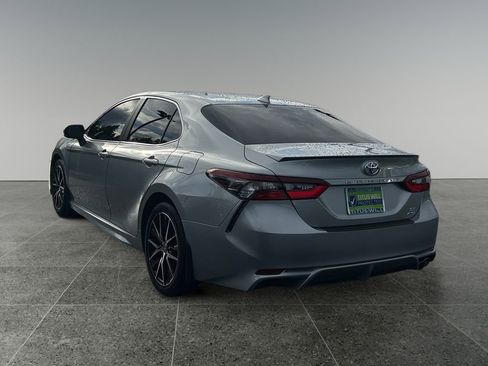 Used 2024 Toyota Camry SE w/ Cold Weather Package image 5