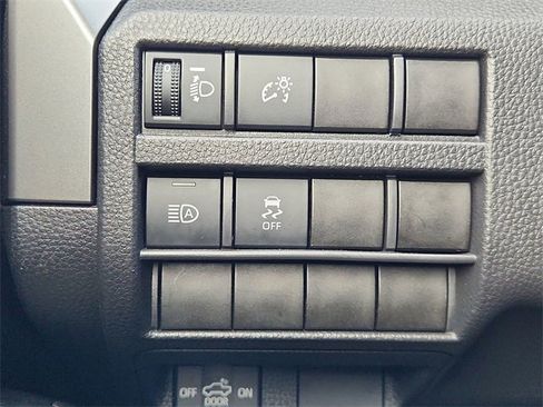 Used 2024 Toyota Tacoma 4x4 Double Cab image 17