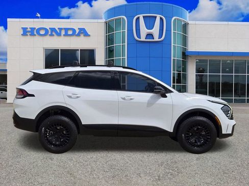 Used 2025 Kia Sportage X-Line AWD/4WD image 2