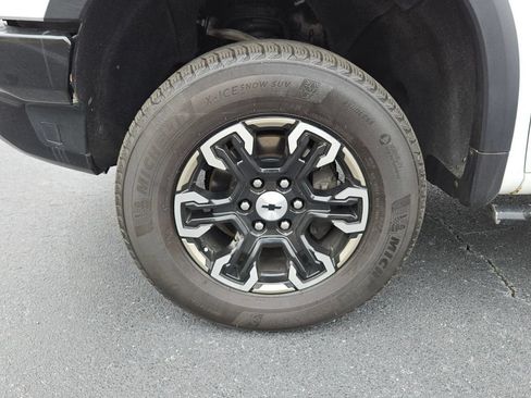 Used 2023 Chevrolet Silverado 1500 ZR2 AWD/4WD image 9