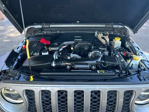Used 2020 Jeep Gladiator Overland AWD/4WD image 10