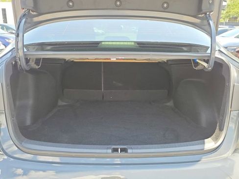 Used 2025 Toyota Corolla LE image 6