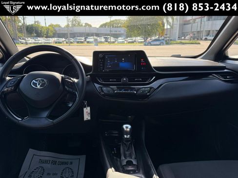 Used 2018 Toyota C-HR XLE FWD image 13