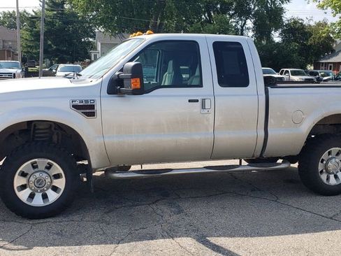 Used 2010 Ford F350 Lariat image 3