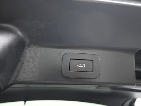Used 2024 Jaguar F-PACE R-Dynamic S AWD/4WD image 45