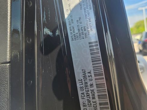 Used 2024 Jeep Wrangler Unlimited Rubicon w/ Technology Group AWD/4WD image 12