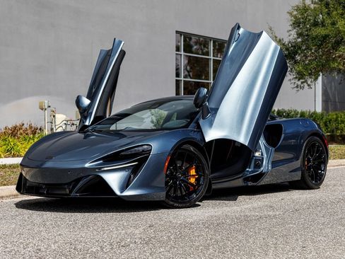 New 2026 McLaren Artura RWD image 33