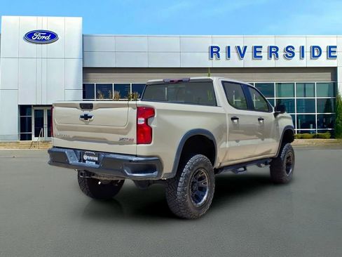 Used 2022 Chevrolet Silverado 1500 ZR2 w/ Technology Package AWD/4WD image 7