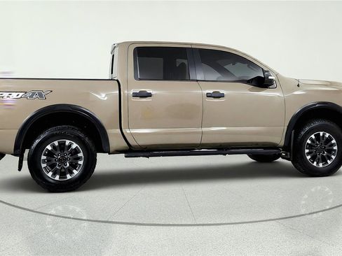 Used 2021 Nissan Titan PRO-4X w/ Pro-4x Convenience Package AWD/4WD image 4