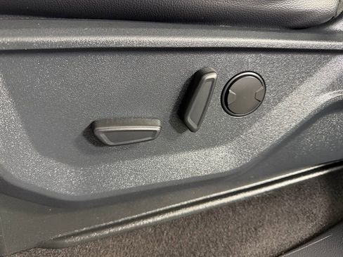 Used 2025 Ford F150 Lariat image 24