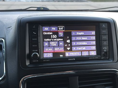 Used 2020 Dodge Grand Caravan SXT w/ Driver Convenience Group image 16