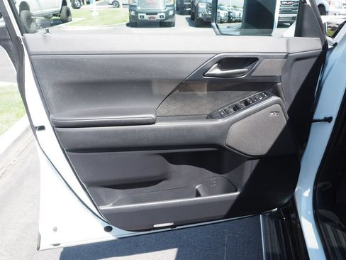 Used 2024 Lexus GX 550 w/ Cold Area Package AWD/4WD image 15