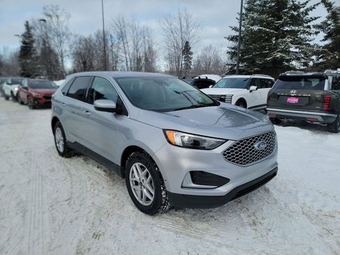 Used 2024 Ford Edge SEL image 2