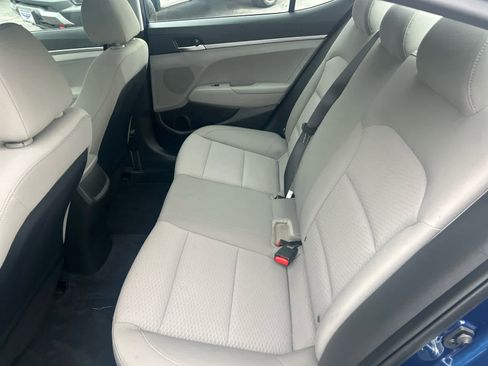 Used 2020 Hyundai Elantra SE image 22