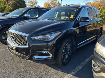 Used 2018 INFINITI QX60 FWD w/ Deluxe Technology Package
